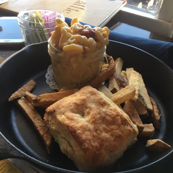 The Attic - Kids Mac n cheese - delicious. Those fries are crap though. Cold and dried out. - Breakfast & Brunch Near Me - Long Beach, California