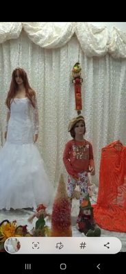 La Casa de las Viejas (Fabric and Lenceria) by null