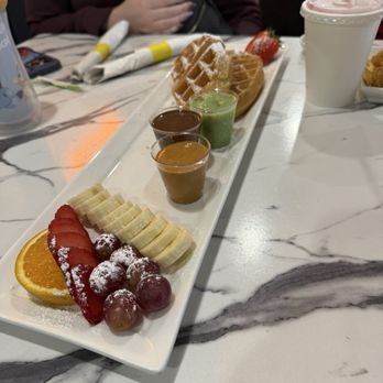 Skillets - Waffle fondue - American Near Me - Salt Lake City, Utah Skillets - Waffle fondue - American Near Me - Salt Lake City, Utah