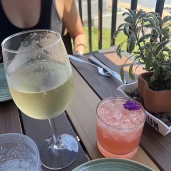 Ace's Run Restaurant & Pub - Wine and pink drink cocktail - Pubs Near Me - Oakland, Maryland