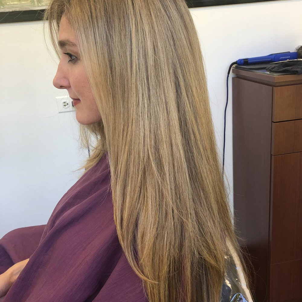 Mane Event Salon - Barbers Near Me - Rosemont, Illinois