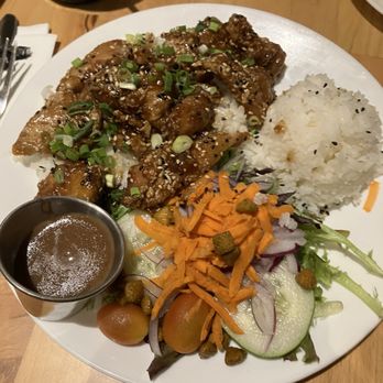 Uahi Island Grill - Hawaiian Near Me - Kailua, Hawaii
