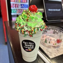 What's The Scoop - The Grinch shake