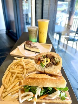 Green Bakery & Cafe by null