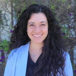 Dr. Harris graduated college from UCLA and from dental school at UCSF.