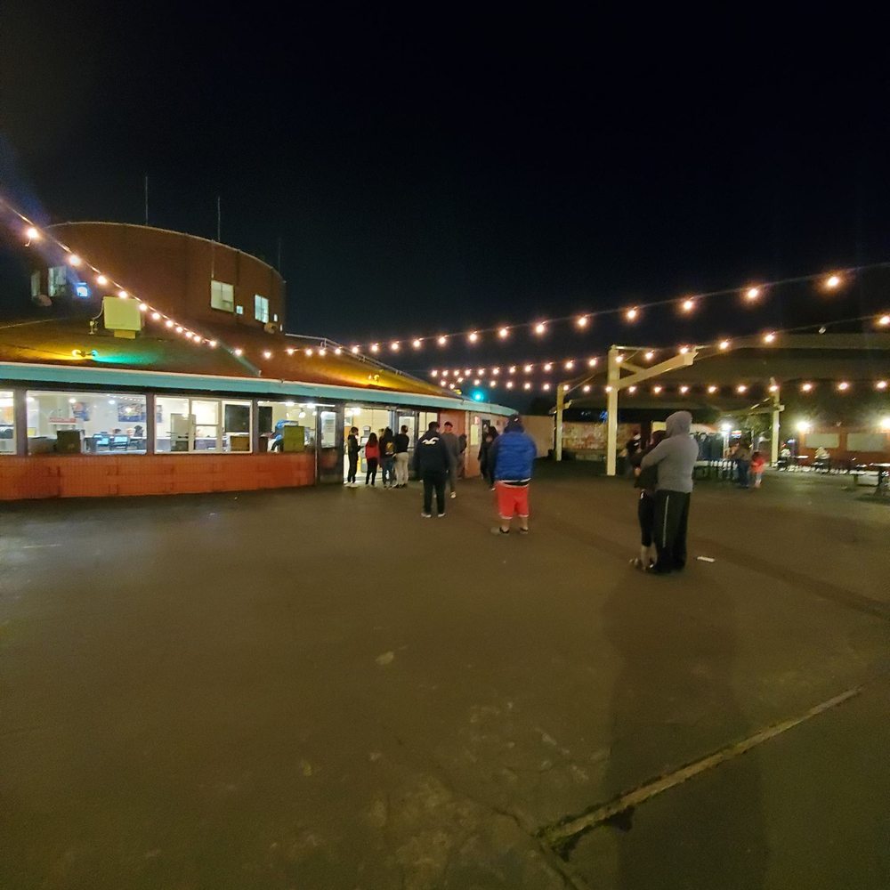 Drive-In Capitol 6 - Line outside for concession stand building (limited capacity inside during COVID) - Drive-In Theater Near Me - San Jose, California