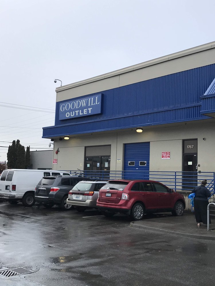GOODWILL OUTLET SEATTLE 24 Photos & 108 Reviews Thrift Stores