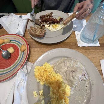 McGregor Cafe - Breakfast & Brunch Near Me - Fort Myers, Florida
