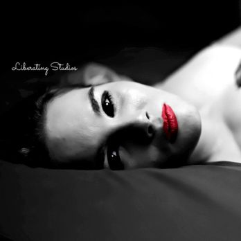 Liberating Studios - Single Boudoir session - Session Photography Near Me Liberating Studios - Single Boudoir session - Session Photography Near Me