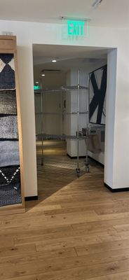 Crate & Barrel by null