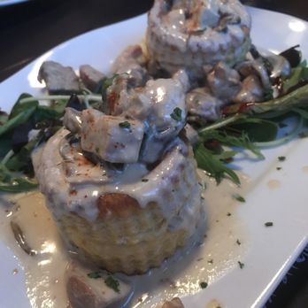 La Vie d'Ange - Vol-au-vent (puff pastry stuffed with veal and sweet meats and covered in a tarragon cream sauce). - French Near Me - Paris, 75
