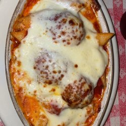 Niki's Italian Bistro - Baked Ziti with Meatballs