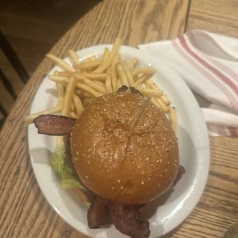 SideDoor - SideDoor Burger - British Near Me - Corona del Mar, California