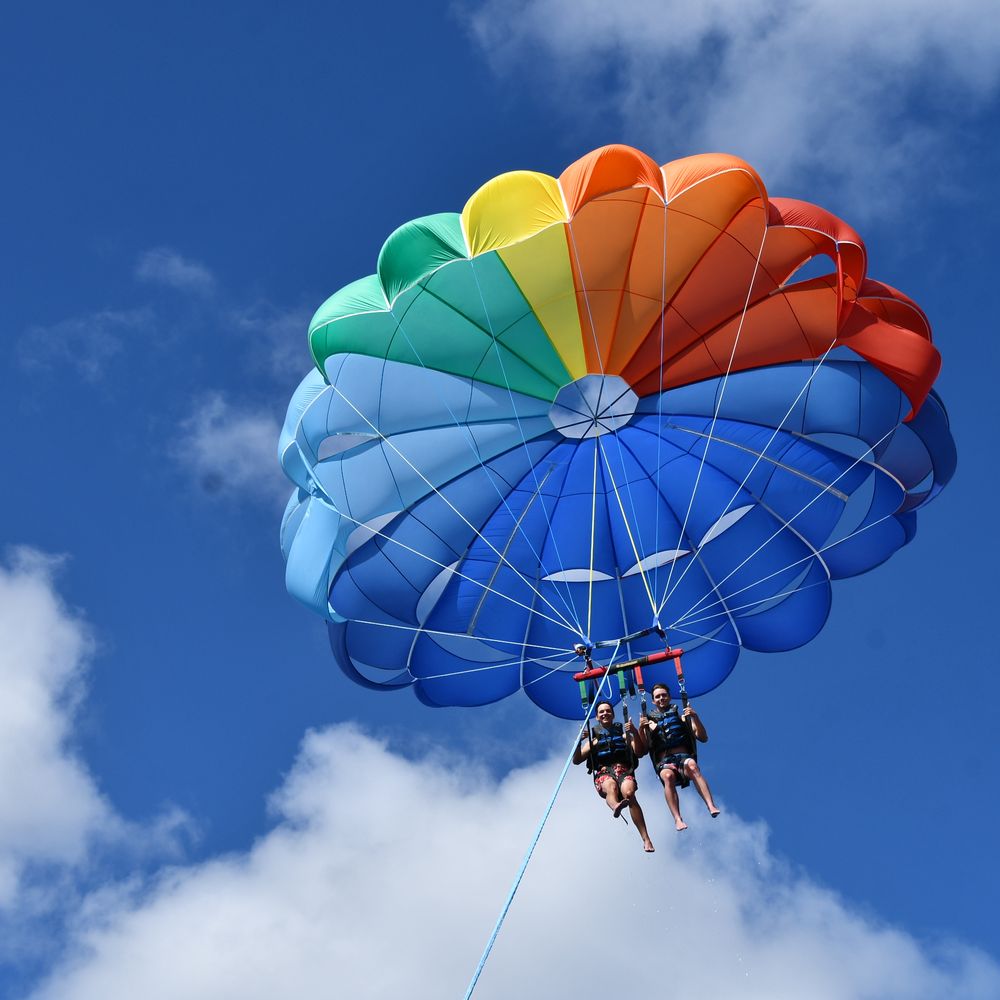 Hawaiian Parasail - Parasailing Near Me - Honolulu, Hawaii Hawaiian Parasail - Parasailing Near Me - Honolulu, Hawaii