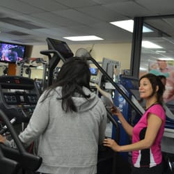 End Results Health & Wellness Center - Master personal trainer Claudia evaluating clients goals