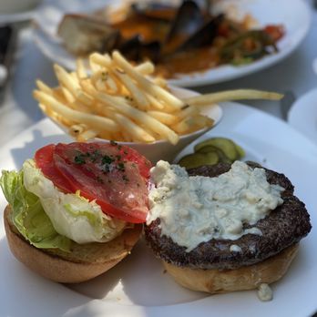 El Dorado Kitchen - EDK Burger - New American Near Me - Sonoma, California
