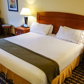 Hotel Bethany Beach - King bed - Hotels Near Me - Bethany Beach, Delaware