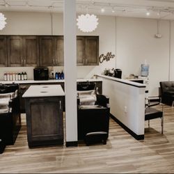 VOYA The Salon - Shampoo lounge and Beverage Bar