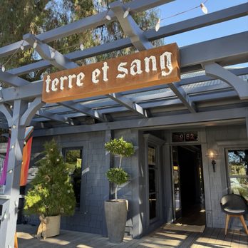 Terre Et Sang - Entrance - Wine Tasting Room Near Me - Los Olivos, California