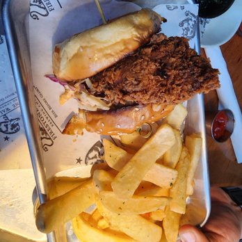 Firestone Walker Brewing- Buellton - Half burger - Brewpubs Near Me - Buellton, California