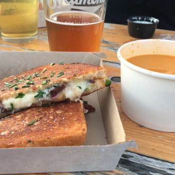 Papi Queso - Bacon jalapeño grilled cheese and tomato bisque. Yum!!! - New American Near Me - Charlotte, North Carolina Papi Queso - Bacon jalapeño grilled cheese and tomato bisque. Yum!!! - New American Near Me - Charlotte, North Carolina