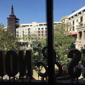 Barnes & Noble - Gazing over the Americana - Bookstores Near Me - Glendale, California