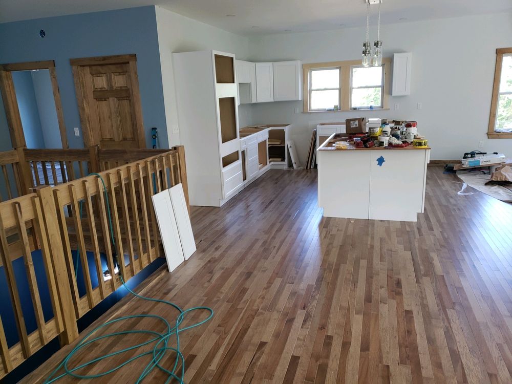 COMPLETE CUSTOM CARPENTRY Updated June 2024 35 Photos