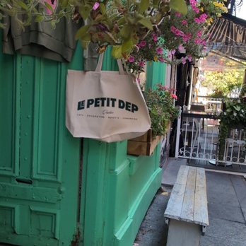 Le Petit Dep - Cute outside seating for people-watching - Coffee & Tea Near Me - Quebec City, Quebec Le Petit Dep - Cute outside seating for people-watching - Coffee & Tea Near Me - Quebec City, Quebec