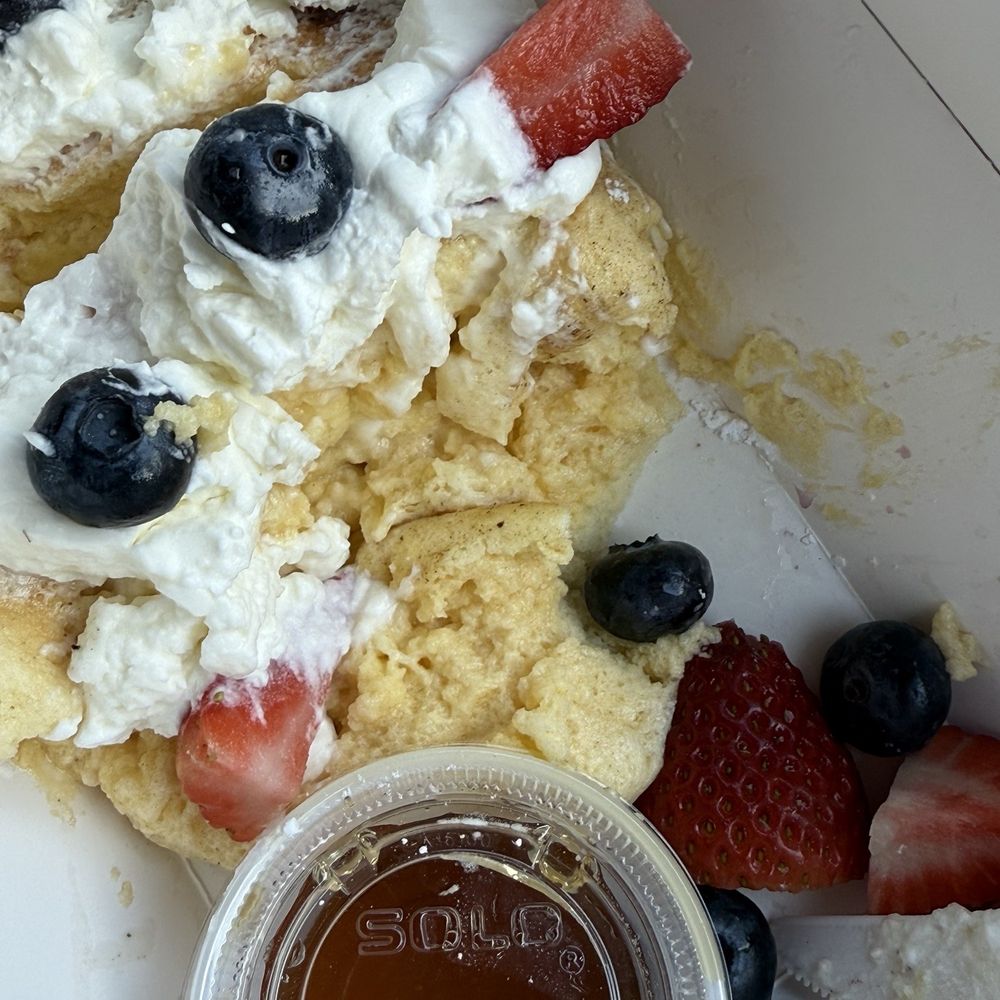 Fluffy Fluffy - Traditional classic stack - Coffee & Tea Near Me - Davis, California Fluffy Fluffy - Traditional classic stack - Coffee & Tea Near Me - Davis, California