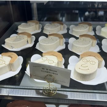 Cafe W Bakery and Desserts - Cafes Near Me - Flushing, New York