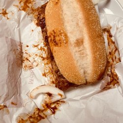 McDonald's - Neuerdings wird alles ohne feste Pappbehälter rausgegeben - igitt! Unmöglich!!!