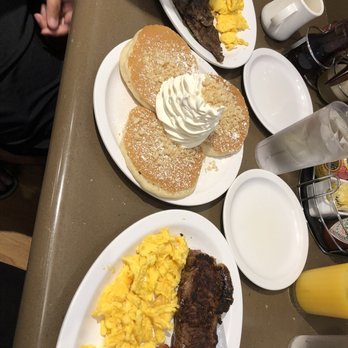 Eggs 'n Things - Waikiki Beach Eggspress - Breakfast & Brunch Near Me - Honolulu, Hawaii