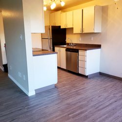 Shoreside Village - Updated Kitchen