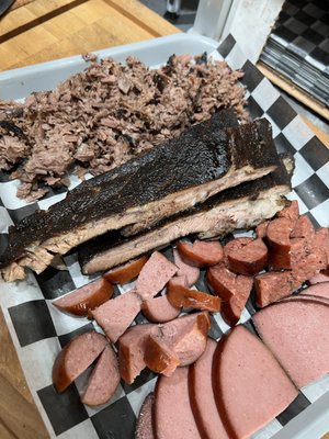 Elmer's BBQ by null