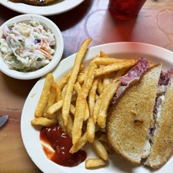 Flo's Diner - Rueben sandwich