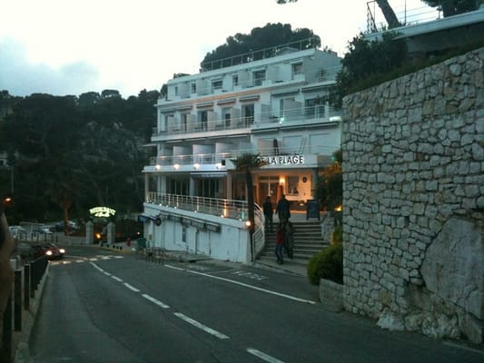 Hotel De La Plage - Mahogany by null