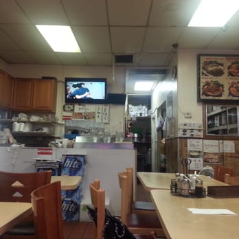 Mom's House - inside - Korean Near Me - Los Angeles, California