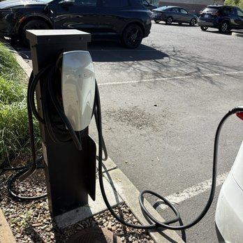 SpringHill Suites by Marriott Napa Valley - Complimentary Tesla charger - Hotels Near Me - Napa, California