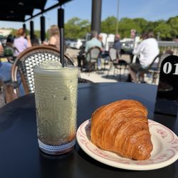 Bean Bar - Strawberry Matcha Latte & plain croissant