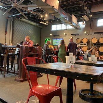 Lynnwood Brewing Concern - Indoor space - Breweries Near Me - Raleigh, North Carolina Lynnwood Brewing Concern - Indoor space - Breweries Near Me - Raleigh, North Carolina