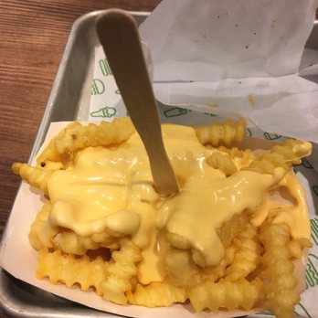 Shake Shack Central West End - Ice Cream & Frozen Yogurt Near Me - St. Louis, Missouri Shake Shack Central West End - Ice Cream & Frozen Yogurt Near Me - St. Louis, Missouri