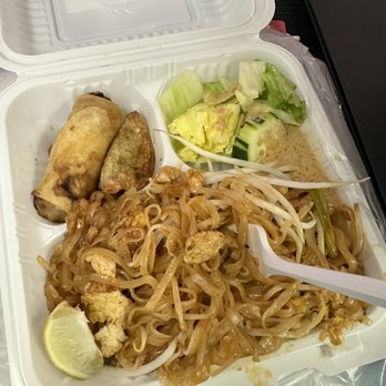 Udom Thai - Pad Thai (lunch) - Thai Near Me - Brooklyn, New York Udom Thai - Pad Thai (lunch) - Thai Near Me - Brooklyn, New York