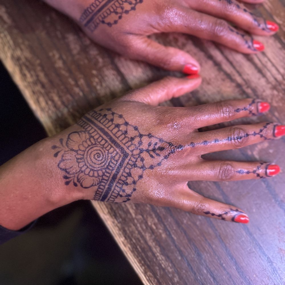 Lady Glitter - Henna Artists Near Me - Los Angeles, California Lady Glitter - Henna Artists Near Me - Los Angeles, California