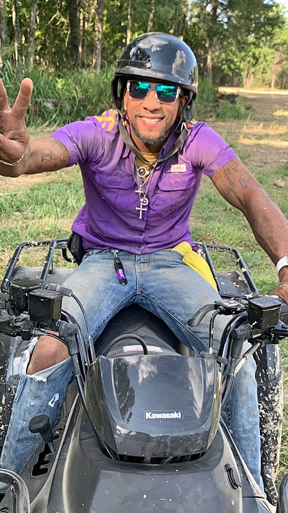 Throw Dat Dirt, Baton Rouge Roadtrippers