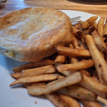 Cheddar's Scratch Kitchen - Pot pie and fries - Comfort Food Near Me - Newport News, Virginia Cheddar's Scratch Kitchen - Pot pie and fries - Comfort Food Near Me - Newport News, Virginia