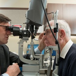Stephen C. Gieser, MD - Dr. Stephen Gieser is an expert in laser surgery for glaucoma.