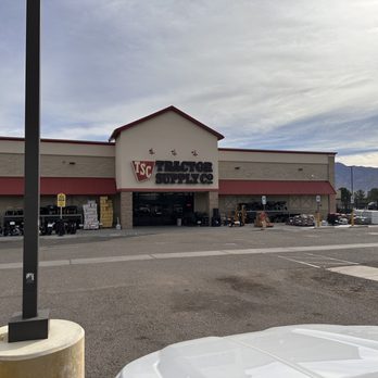 Tractor Supply - Hardware Stores Near Me - Tucson, Arizona
