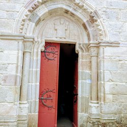 Iglesia de San Salvador - Peregrinos enter!