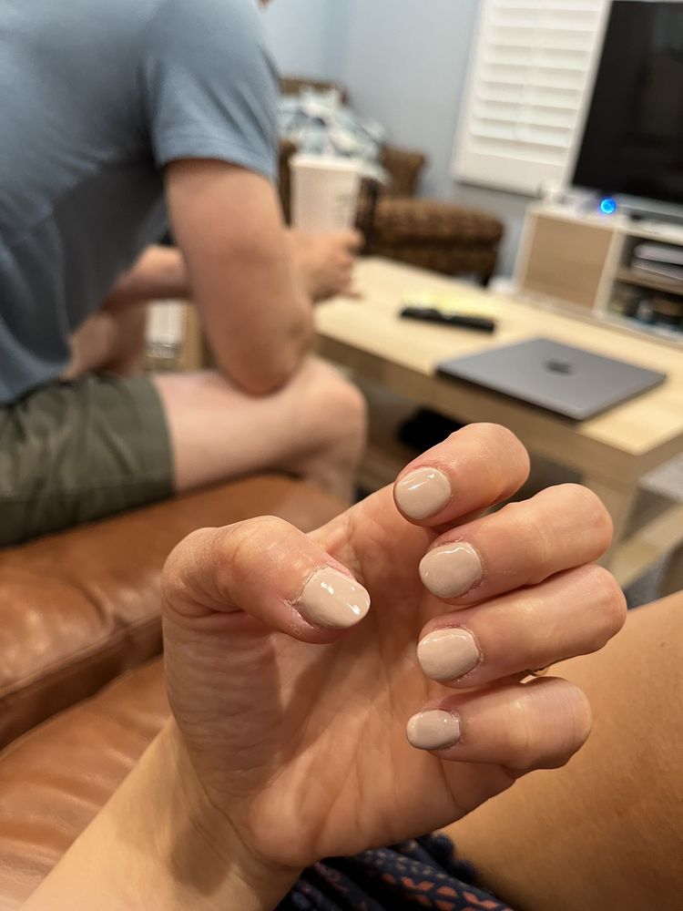 Moon Nails & Spa Logo
