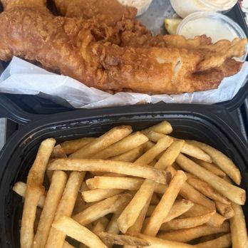 Yard House - Fish and chips, fries extra crispy - Bars Near Me - Tampa, Florida Yard House - Fish and chips, fries extra crispy - Bars Near Me - Tampa, Florida